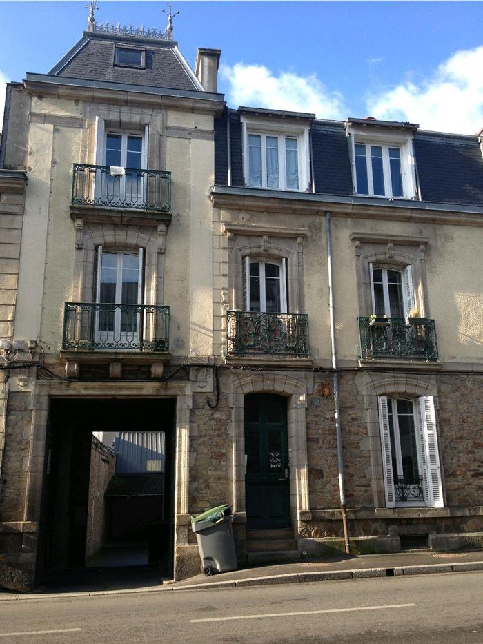 appartement-2-pièces-1-chambre-à-vendre-à-acheter-cave-balcon-parking-proche-commerces-écoles-gare-hôpital-chubert-trois-rois-clinique-océane-centre-ville-pompidou-rue-victor-hugo-vannes