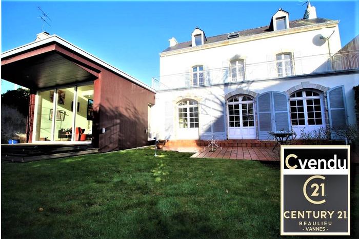 maison-de-maitre-56000-vannes-port-centre-ville-sait-paul-saint-francois-xavier-parquet-moulure-cheminée-agence-immobilière-century21-beaulieu-century21beaulieu.fr